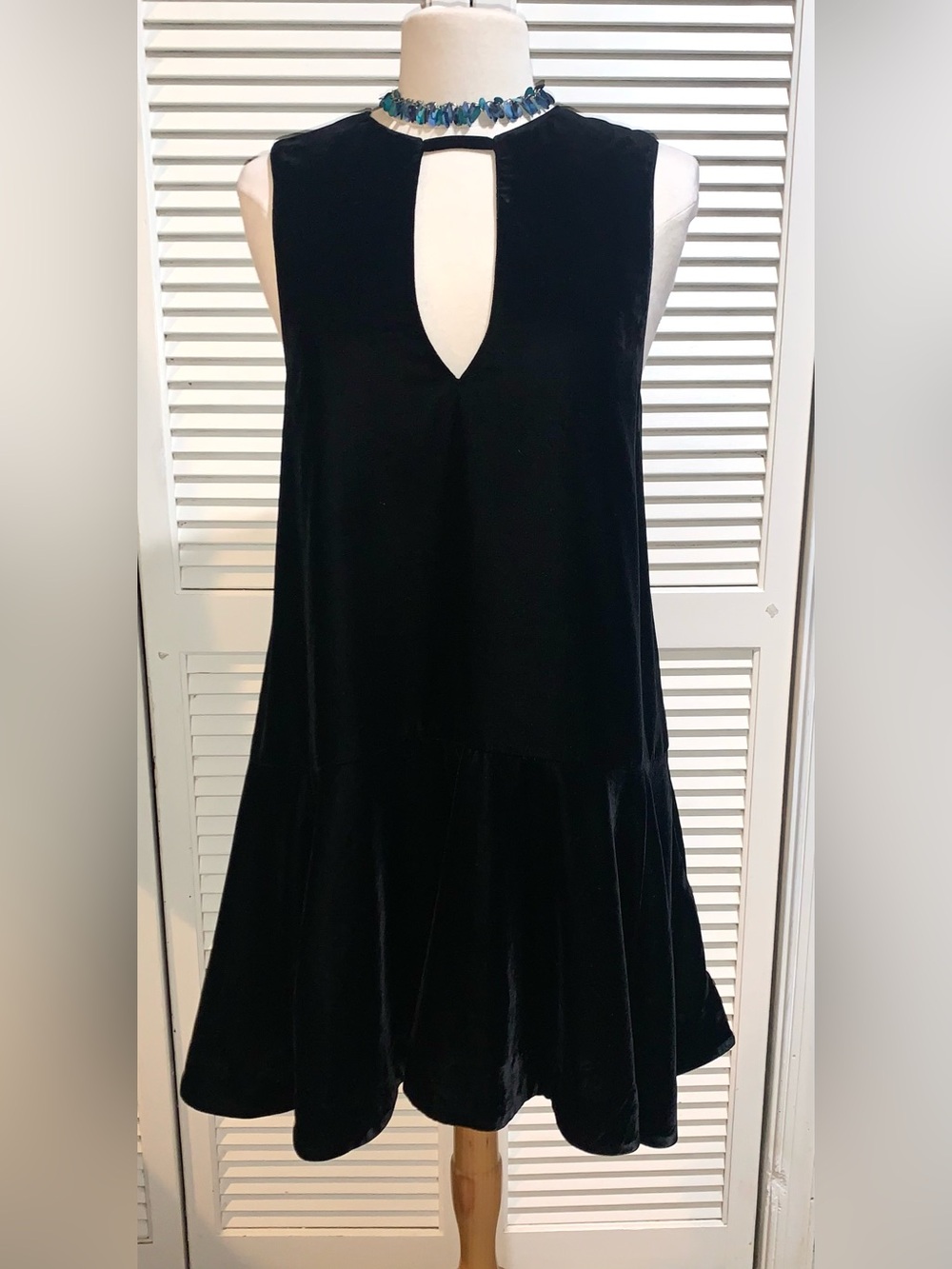 Free People Black Velvet Soft Focus A Line Drop Waist Sleeveless peplum dress - Picture 4 of 8